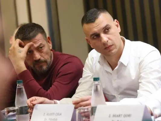 Dhunoi në zyrë zyrtarin e IKMT, shpallet në kërkim drejtori i Mjedisit, Klesti Çela