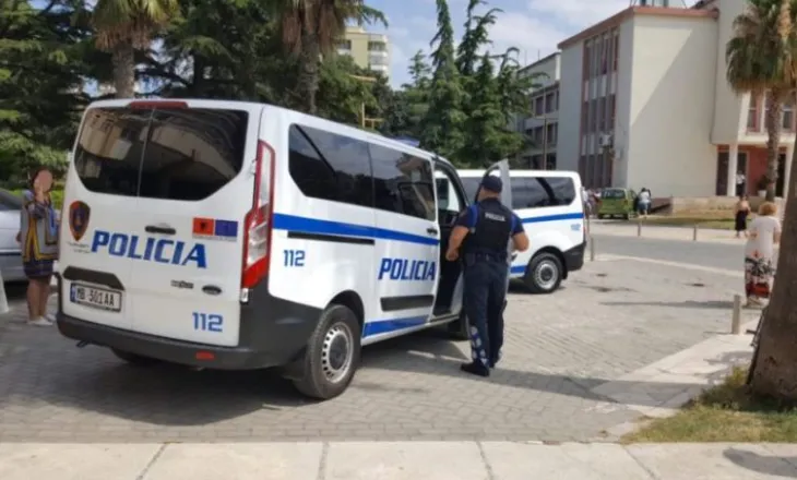 Dhunoi nënën, gjyshen dhe tezen, përfundon në pranga 40-vjeçari në Kolonjë