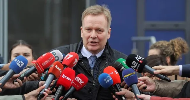 Dialogu Kosovë-Serbi/ Sorensen pas takimit me zyrtarin e DASH-it: Siguruam harmonizim për hapat e ardhshëm në dialog