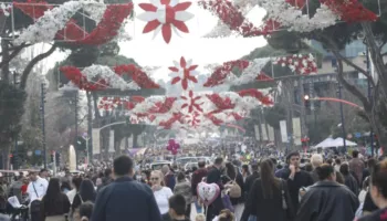 Dita e Verës në Tiranë/ Panair me produkte artizanale, muzikë dhe aktivitete për të gjitha grupmoshat deri në mbrëmje