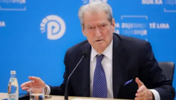 “Ditë frymëzimi, të tregojmë zemërim dhe revoltë”/ Protesta e 22 marsit, Berisha: Nëse Enver Hoxha i arrestonte ata që flisnin kundër tij, Edi Rama…