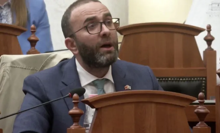 Djegia e vilës së ish-diktatorit Hoxha, Bardhi-Ballës: S’e dinim që ishte nën menaxhimin e fondacionit francez, nga dhuna do distancohemi kur…