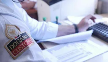 Doganat ‘zbarkojnë’ te pijet alkoolike, biznesi në Berat gjobitet me 45.7 milionë lekë