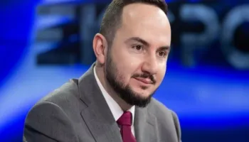 Doktori kërkon piktorin në vilën e Bllokut/ Salianji: Protesta favorizon Ramën, Berisha ka hallin e Prillit…