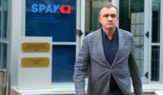 Dosja “SASPAC”, Ilir Beqaj nis manovrat për t’i shpëtuar dënimit maksimal, kërkon gjykim të shkurtuar, ja 6 akuzat…