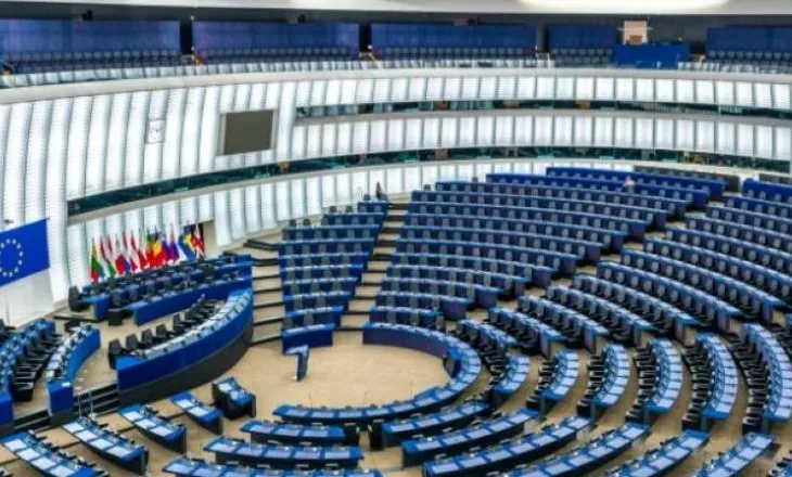 Draft-raporti i Parlamentit Evropian: Kosova humbi një vit të tërë për shkak të krizës politike, “ngërçi” bllokoi…