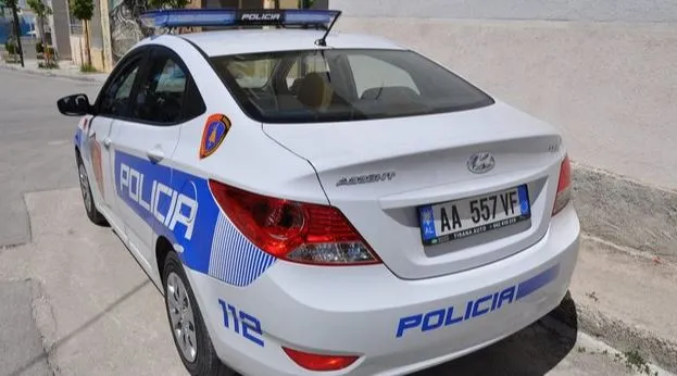 Drejtonte mjetin nën efektin e lëndëve narkotike, arrestohet 23-vjeçari në Durrës