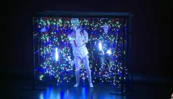 “Dritëza”, shfaqja në Eksperimental fton fëmijët të zbulojnë dritën e tyre të brendshme