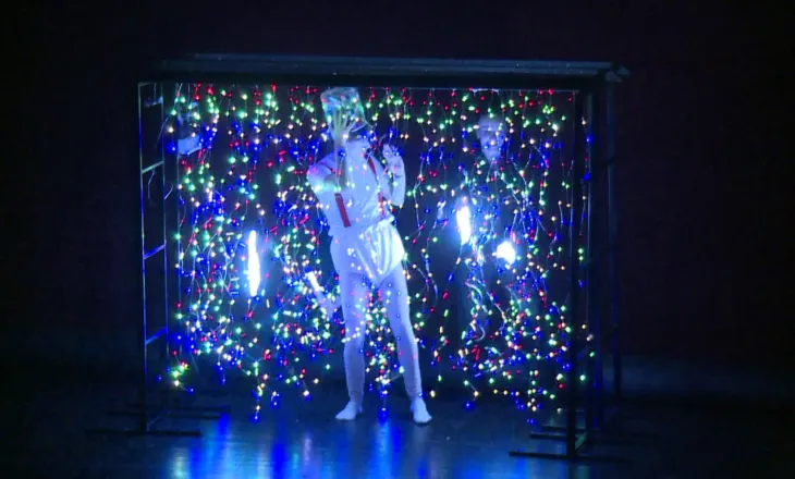 “Dritëza”, shfaqja në Eksperimental fton fëmijët të zbulojnë dritën e tyre të brendshme