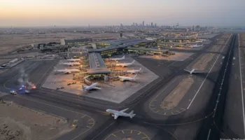 Dronët iranianë godasin Aeroportin Ndërkombëtar të Kuvajtit