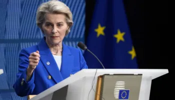 “Duhet një tranzicion urgjent”/ Sulmi amerikano-izraelit ndaj Iranit, von der Leyen: Përshkallëzimi i konfliktit është real
