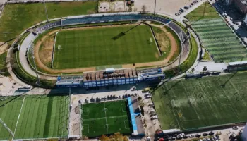 Durrësi me një tjetër hapësirë për futbollin, drejt përfundimit fusha e re pranë “Niko Dovana”