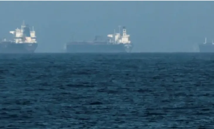 DW: Lufta e Iranit dhe bllokimi i ngushticës së Hormuzit, pasoja deri në krizë për të gjithë ekonominë botërore