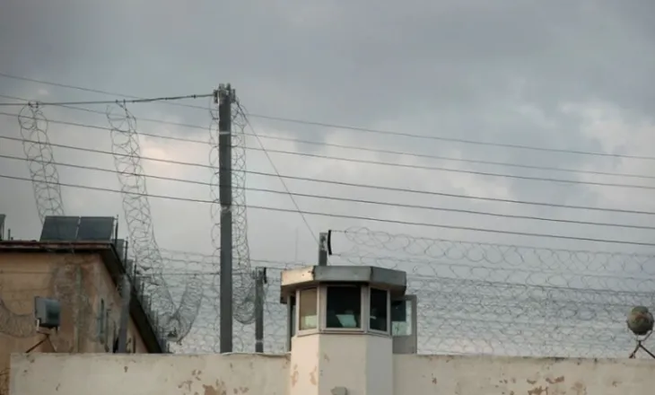 Dy të dënuar humbin jetën në burgun grek të Koridhalosit