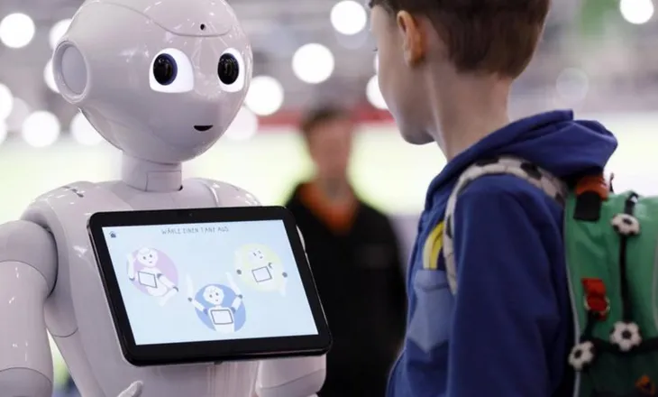 Dy të tretat e të rinjve përdorin inteligjencë artificiale për të mësuar, a është Ballkani gati?