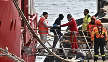 Dyshime për ligjshmërinë e protokollit Itali-Shqipëri për emigrantët, çështja shkon në Gjykatën e BE-së