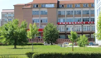 Dyshohet se u dhunua nga prindërit/ U dërgua në spital në gjendje të rëndë, operohet 5-vjeçari nga Lipjani