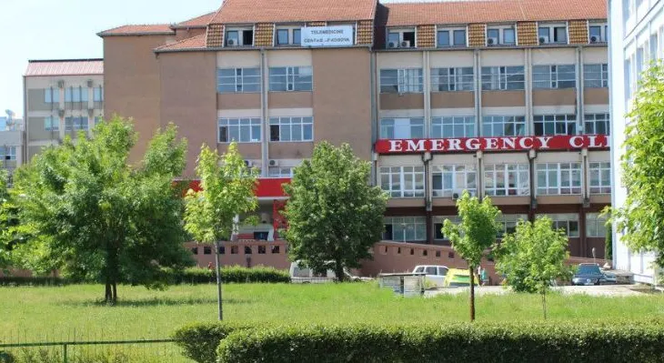 Dyshohet se u dhunua nga prindërit/ U dërgua në spital në gjendje të rëndë, operohet 5-vjeçari nga Lipjani