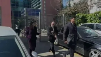 E akuzuar si pjesë e grupit kriminal në AKSHI, Mirlinda Karcanaj del pas dy orësh nga SPAK