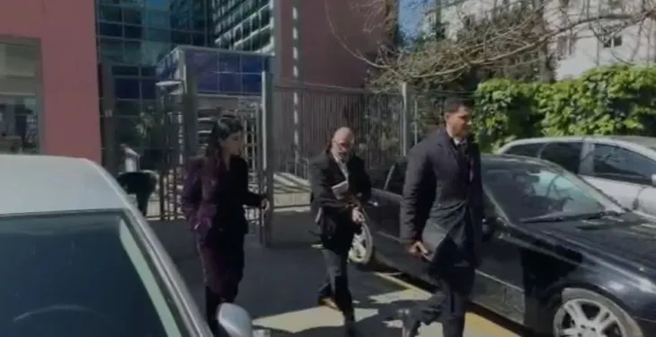 E akuzuar si pjesë e grupit kriminal në AKSHI, Mirlinda Karcanaj del pas dy orësh nga SPAK