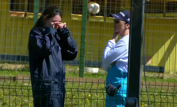 “E bëjnë për kamerat”, nisin dramat dhe tensionet e para në Ferma VIP, Vanesa shpërthen në lot