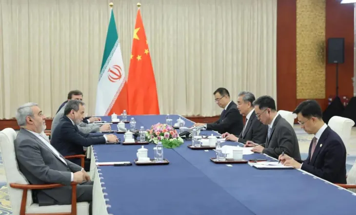 “E humbi bastin me Iranin”: Ja si i dogji Pekini 400 miliardë dollarë