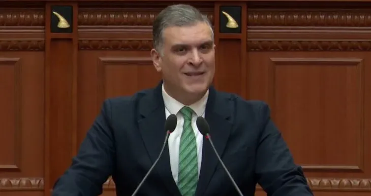 “E ndjeva detyrim moral, t’iu bëj të ditur një fakt tronditës…”/ Çfarë deklaroi Tedi Blushi në Parlament?