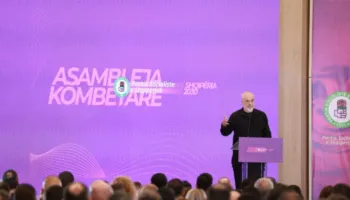 E plotë/ PS forcon Tiranën në prag të zgjedhjeve lokale, ndryshon drejtuesit politikë të qarqeve. Ikin Sako, Beci e Shalsi, vijnë Balla e ministrat e rinj