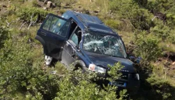 E rëndë/ Makina bie në greminë, ja si paraqitet gjendja e shoferit