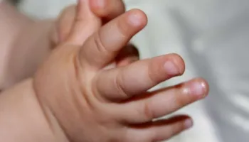 E rëndë/ Ndërron jetë foshnja 2-muajshe, që u dërgua me urgjencë në Tiranë