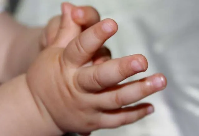 E rëndë/ Ndërron jetë foshnja 2-muajshe, që u dërgua me urgjencë në Tiranë