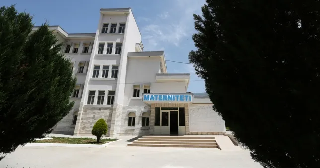 E rëndë në Gjirokastër, nëna braktis në maternitet foshnjën e porsalindur