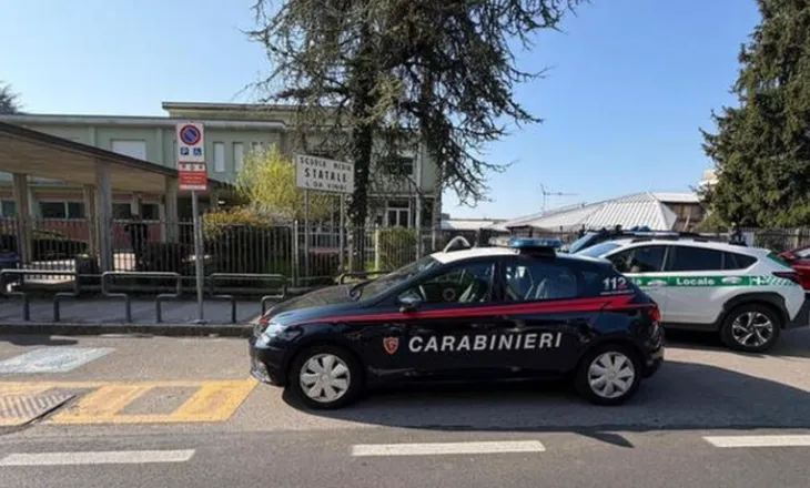 E rëndë në Itali, nxënësi godet me thikë në kokë mësuesen