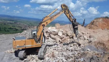 E rëndë/ Punëtori 43-vjeçar humb jetën në një gurore në Dajt, arrestohet drejtuesi i fadromës