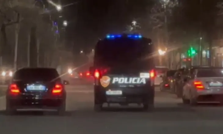 E rëndë/ Turisti i huaj grabitet në mes të Lungomares, autori shpallet në kërkim