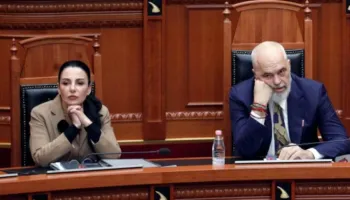 Edi Rama pranon konfliktin me ndërkombëtarët për çështjen “Balluku”, kryeministri në hall nga bllokada europiane …