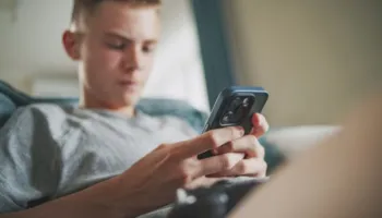 Edukimi digjital dhe kufizimet, Austria do të ndalojë përdorimin e mediave sociale për të miturit nën 14 vjeç