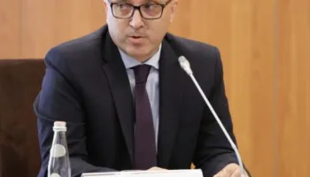 “Edukimi ligjor nis nga shkolla”, kreu i ILD Artur Metani takime në Përmet e Këlcyrë