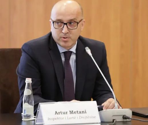 “Edukimi ligjor nis nga shkolla”, kreu i ILD Artur Metani takime në Përmet e Këlcyrë