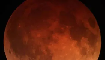 Eklips hënor, Maratona Messier dhe kometa në horizont, ja disa fenomene astronomike që do të keni mundësi të shihni këtë muaj