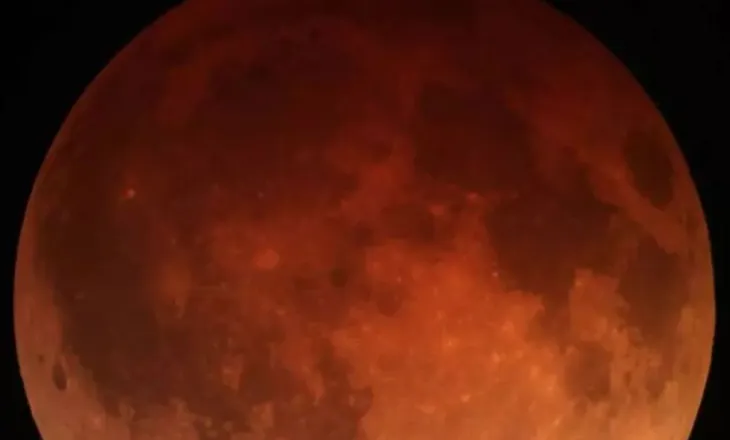 Eklips hënor, Maratona Messier dhe kometa në horizont, ja disa fenomene astronomike që do të keni mundësi të shihni këtë muaj