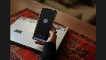 Ekspertët: Ndërprerja e internetit, mjet i regjimit të dëshpëruar për të izoluar iranianët