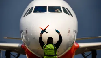 Ekspertët ngrenë alarmin: Biletat e avionëve do të arrijnë nivele rekord