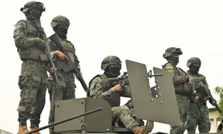 Ekuadori mobilizon forcat e sigurisë kundër bandave të drogës, vendos 75 mijë policë dhe ushtarë në provincat më të dhunshme 