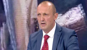 EKZEKUTIMI NE RINAS, BARAZ ME 200 VRASJE