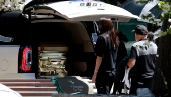 El Mencho varroset në një arkivol të artë, funerali i tij në Meksikë nën masa të forta sigurie