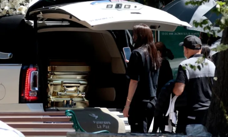 El Mencho varroset në një arkivol të artë, funerali i tij në Meksikë nën masa të forta sigurie