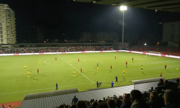 Elbasani e bën ‘ditë vere’ në Vlorë, Flamurtari nuk ngrihet