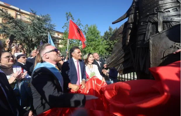 Elisa Spiropali ia nxjerr inatin Taulant Ballës