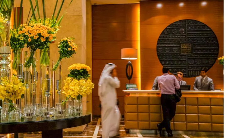 Emiratet e Bashkuara Arabe do të paguajnë për hotelet dhe ushqimet për turistët e bllokuar, deri në përfundimin e krizës në Iran